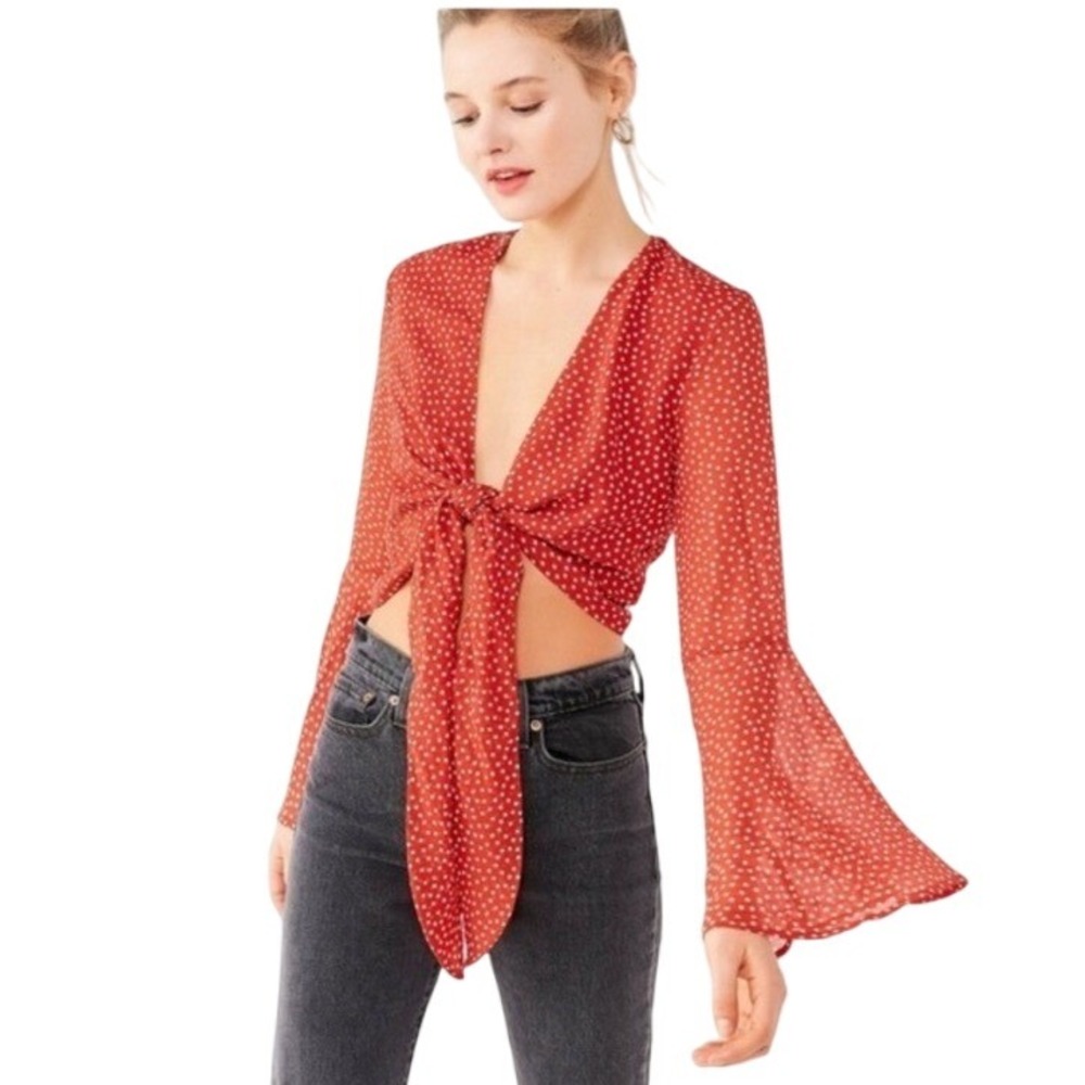 Urban Outfitters Red Star Print Tie Front Crop Top Bell Sleeve Blouse Size M EUC